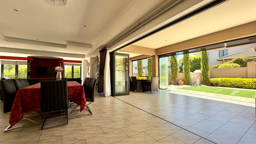 4 Bedroom Property for Sale in La Montagne Western Cape